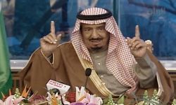 "مثقف ال سعود العظيم" الذي لايجيد القراءة طالع 120 الف كتاب